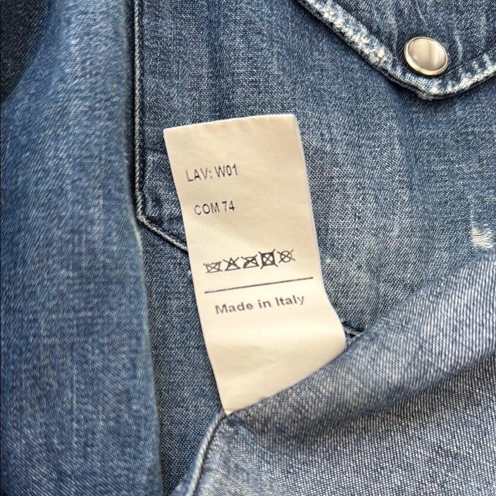 Classic Blue Denim Shirt with Pockets cowboy distressed - Picture 7 of 8